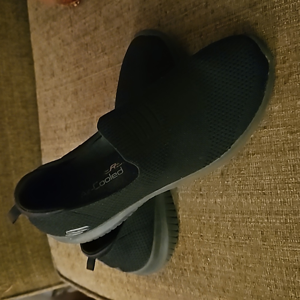 8.5 Skechers Ultra Flex Harmonius Black Slip-on Shoes